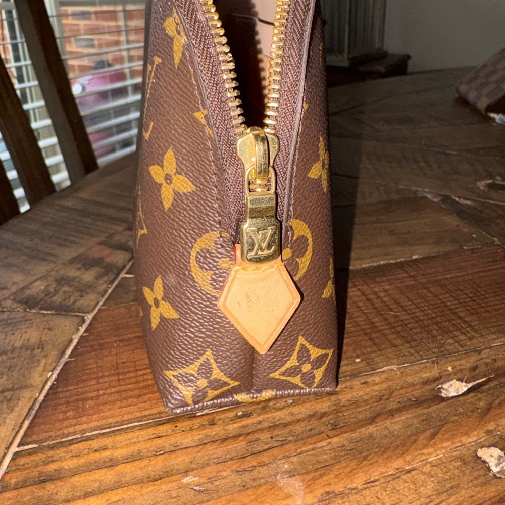Louis Vuitton Monogram Clutch in Brown and Gold - Picture 4 of 14
